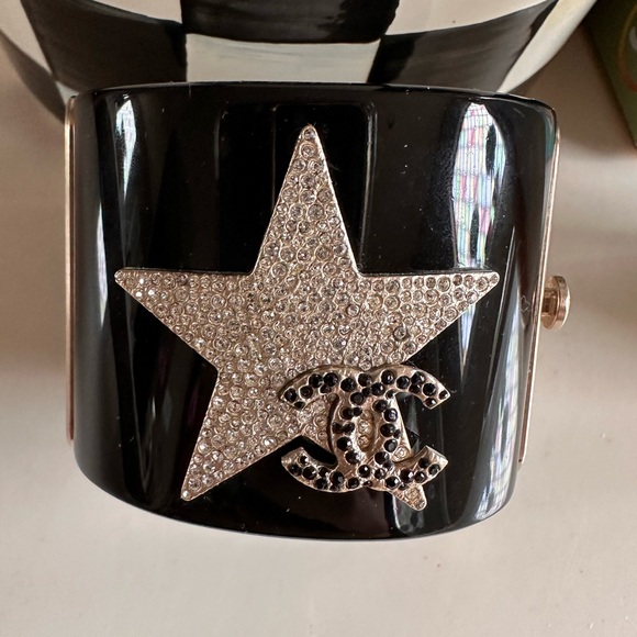 Rare CHANEL 08P Star and Moon Resin & Gold Logo CC Strass Cuff Bracelet - Picture 2 of 10